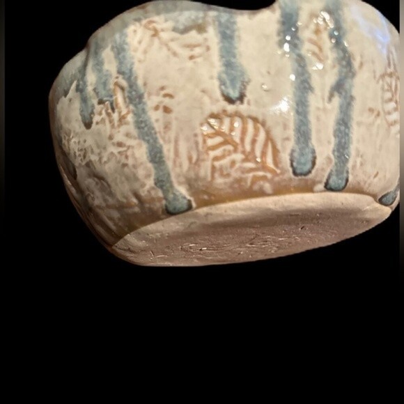 Vintage Pottery Drip Glazed‎ With A Leaf Pattern Design & Artist Signed - Picture 7 of 11